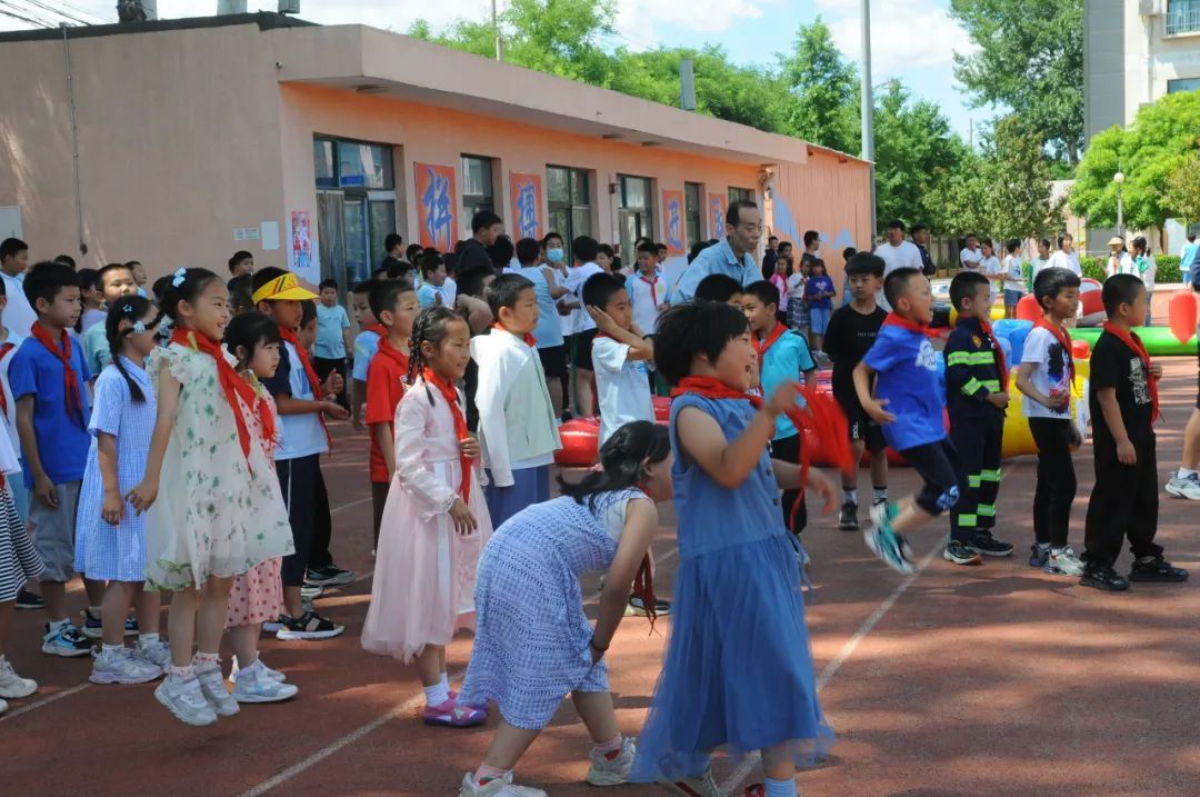 童心飞扬  快乐翱翔——中关村第一小学顺义学校“六一”儿童节嘉年华活动 第79张