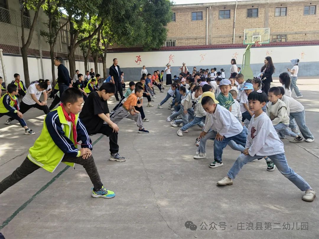 【幼小衔接】初探小学  幼“见”成长——庄浪县第二幼儿园教育集团大班组幼小衔接活动之参观小学 第46张