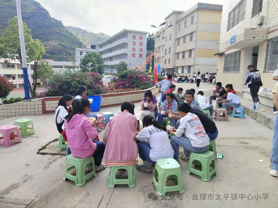 会理市太平镇中心小学2018级毕业班“感谢师恩,铭记校情”毕业典礼 第65张