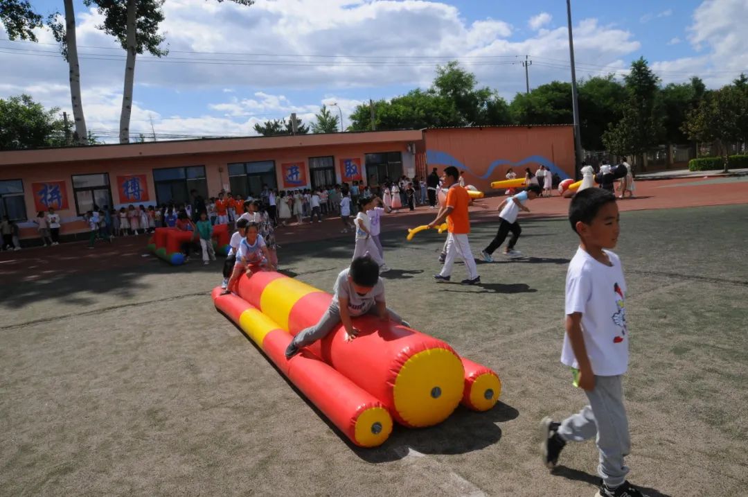 童心飞扬  快乐翱翔——中关村第一小学顺义学校“六一”儿童节嘉年华活动 第113张