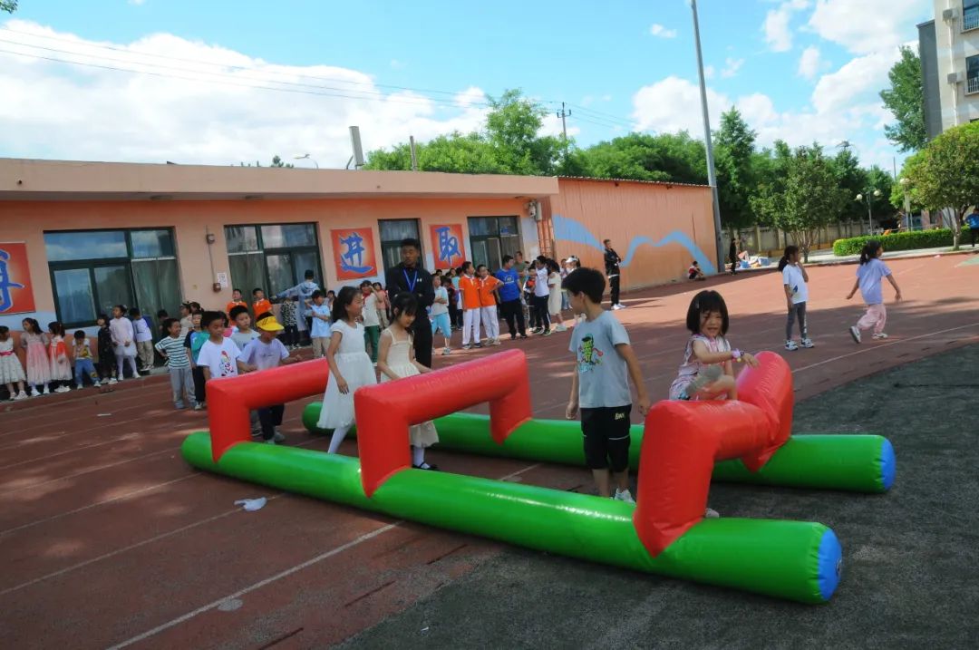 童心飞扬  快乐翱翔——中关村第一小学顺义学校“六一”儿童节嘉年华活动 第112张