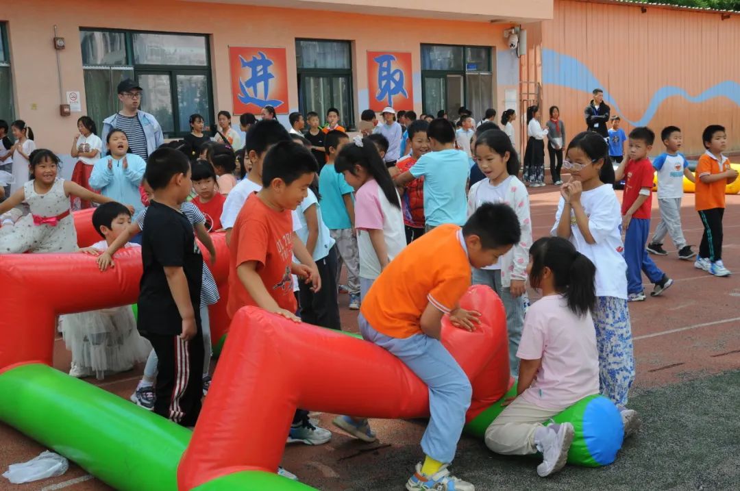 童心飞扬  快乐翱翔——中关村第一小学顺义学校“六一”儿童节嘉年华活动 第68张