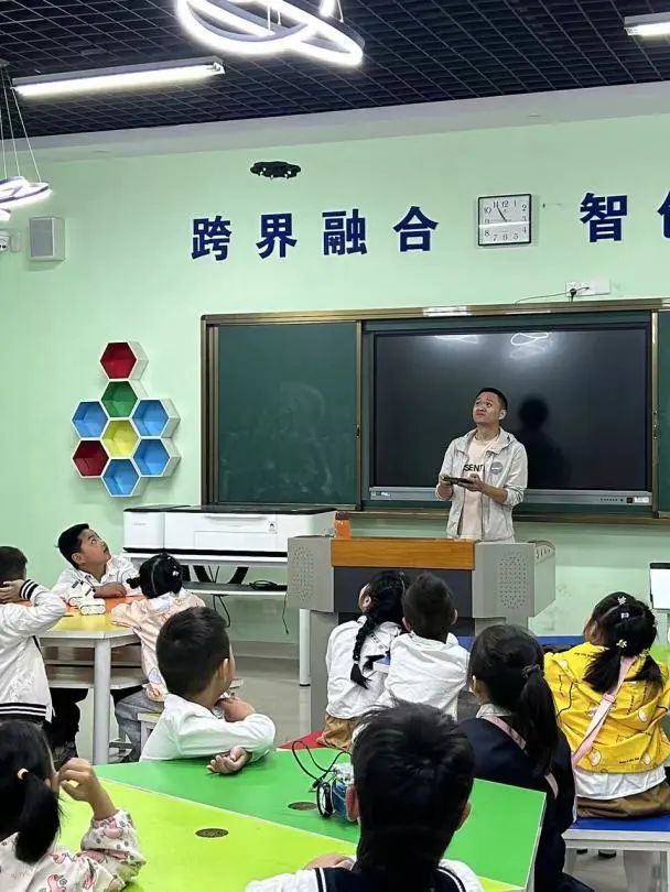 【党建+课程】初探小学,拥抱成长——上饶市信州区东都花园幼儿园参观小学活动 第44张