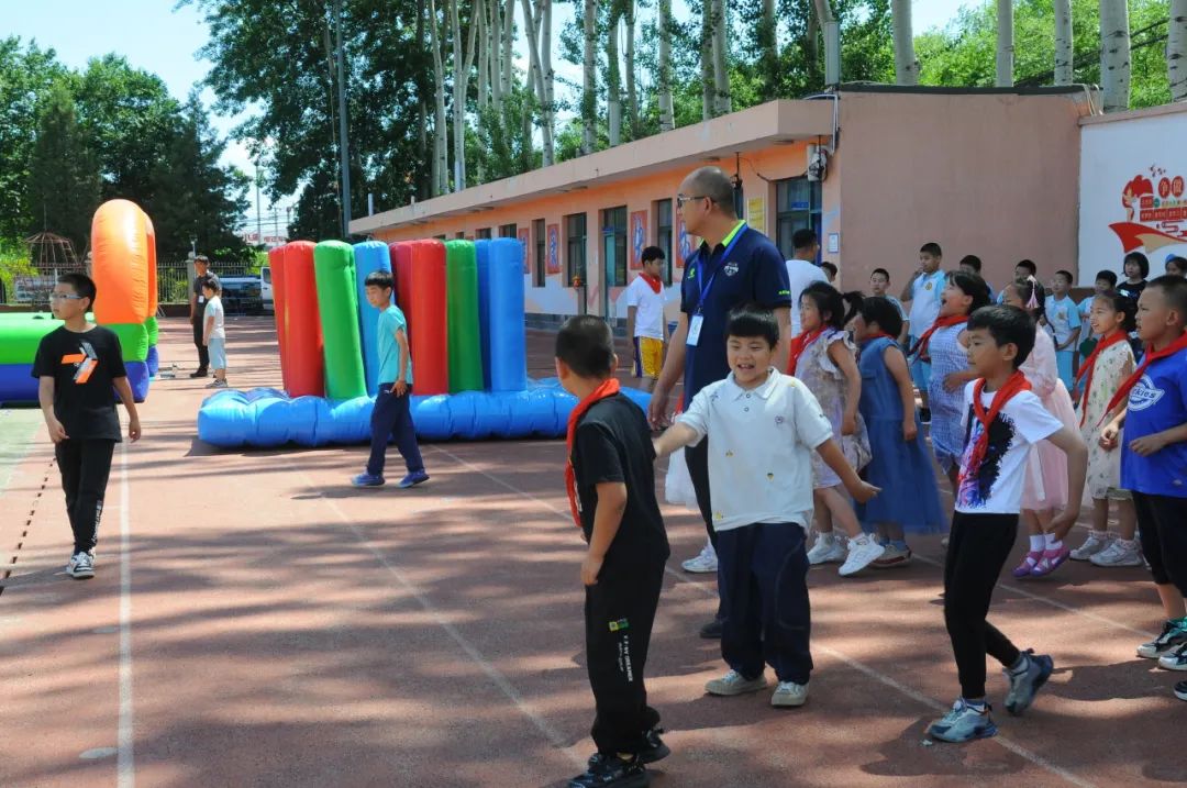 童心飞扬  快乐翱翔——中关村第一小学顺义学校“六一”儿童节嘉年华活动 第80张