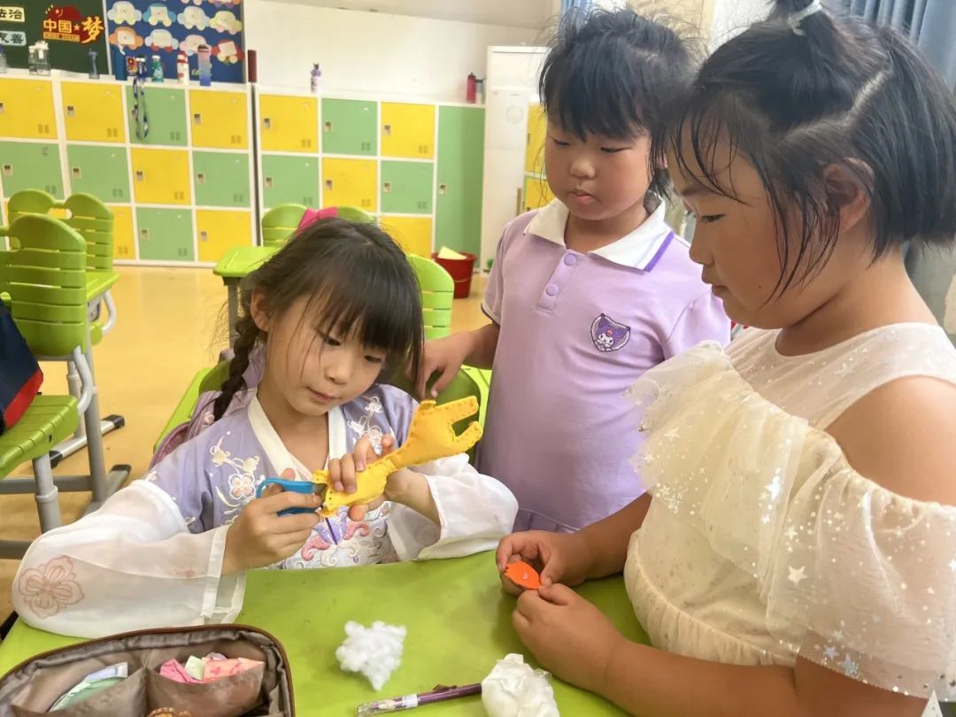 童心飞扬  快乐翱翔——中关村第一小学顺义学校“六一”儿童节嘉年华活动 第130张