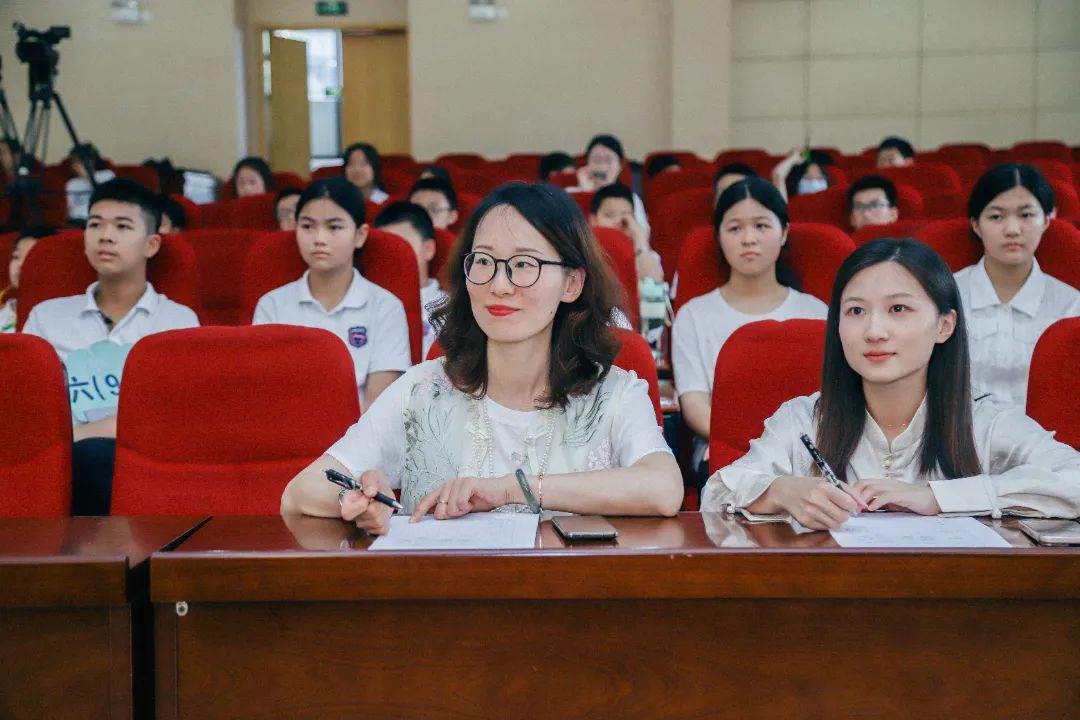 班班有歌,用爱唱响未来——龙锦小学六年级毕业系列活动暨“六一”庆祝活动 第13张