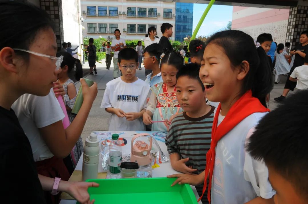 童心飞扬  快乐翱翔——中关村第一小学顺义学校“六一”儿童节嘉年华活动 第39张