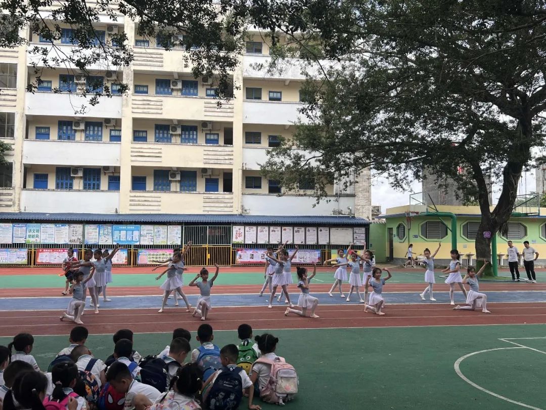 初探小学.礼遇成长——合浦县实验幼儿园开展幼小衔接系列活动之参观合浦县实验小学活动 第85张