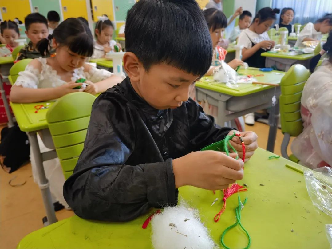 童心飞扬  快乐翱翔——中关村第一小学顺义学校“六一”儿童节嘉年华活动 第152张