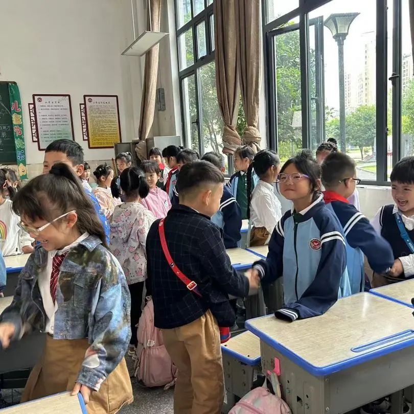 【党建+课程】初探小学,拥抱成长——上饶市信州区东都花园幼儿园参观小学活动 第61张