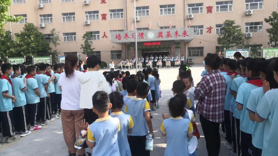 [知行教育]初探小学  礼遇成长——方下中心小学迎接方下街道幼儿园小朋友记实 第3张