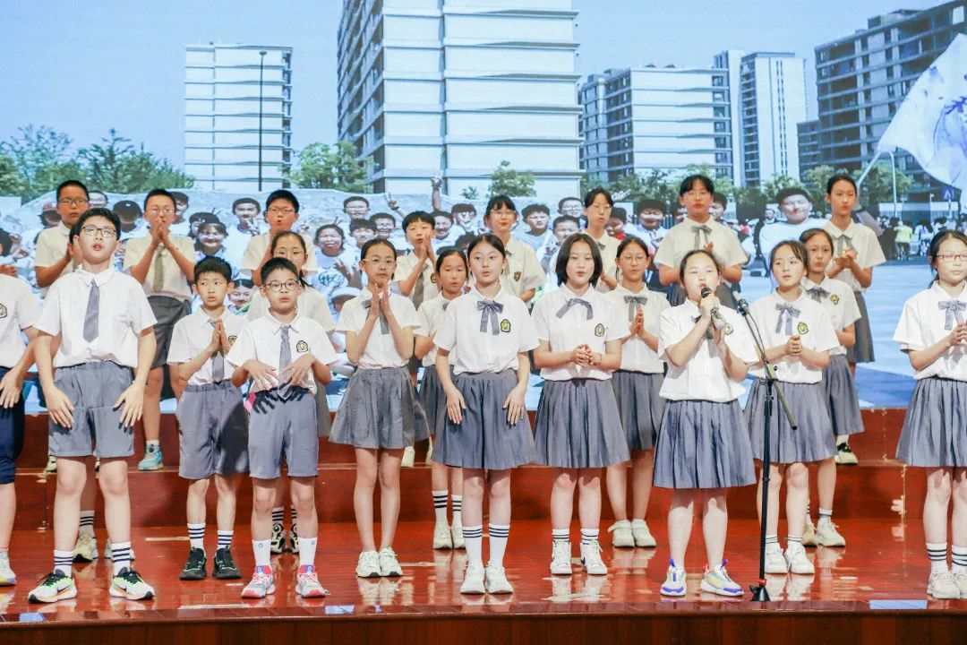 班班有歌,用爱唱响未来——龙锦小学六年级毕业系列活动暨“六一”庆祝活动 第40张