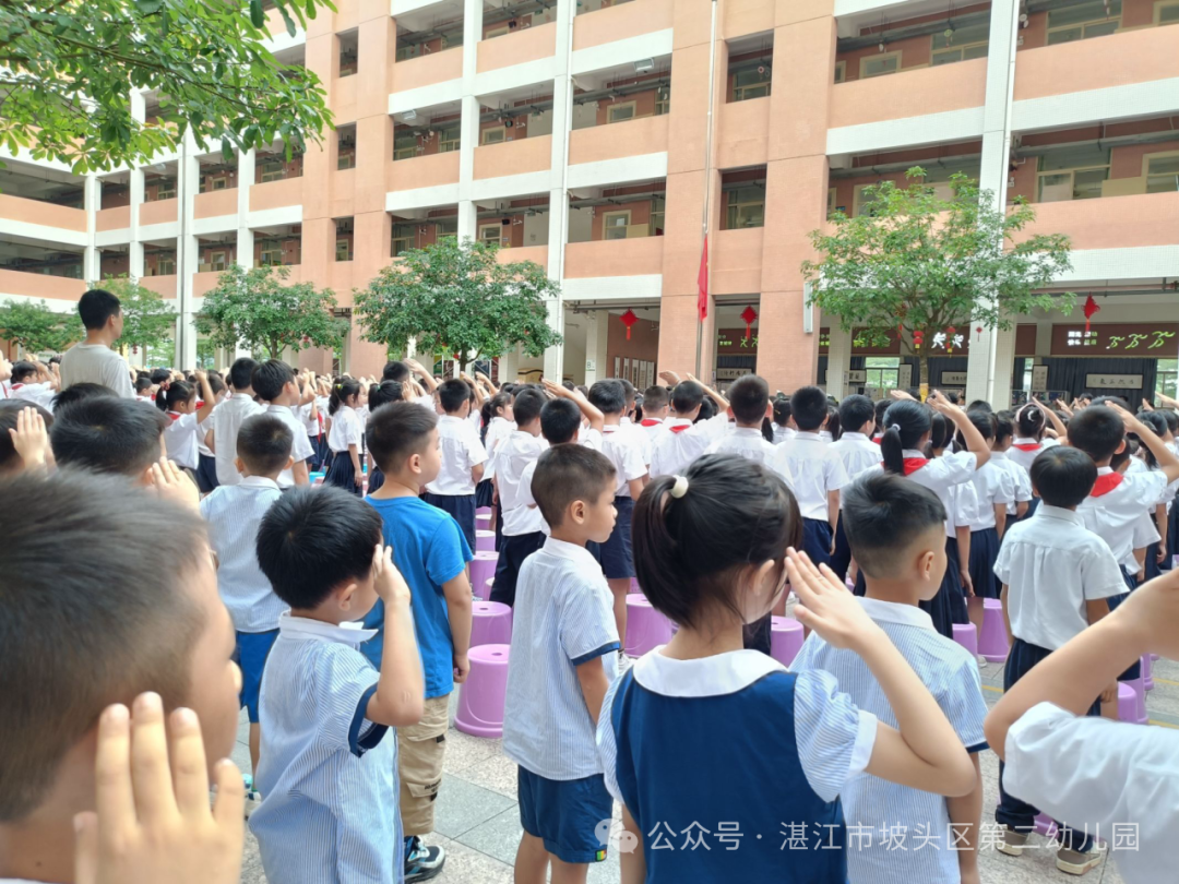 初探小学,“幼”见成长—湛江市坡头区第二幼儿园大班参观湛江市实验小学活动 第7张