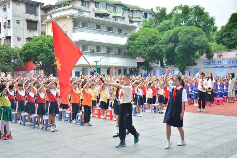 桂林市乐群小学开展2024年春季学期“入队礼”仪式 第4张