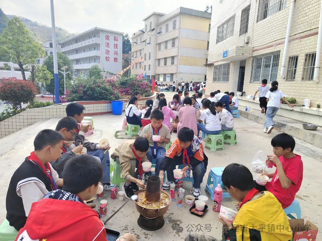 会理市太平镇中心小学2018级毕业班“感谢师恩,铭记校情”毕业典礼 第67张