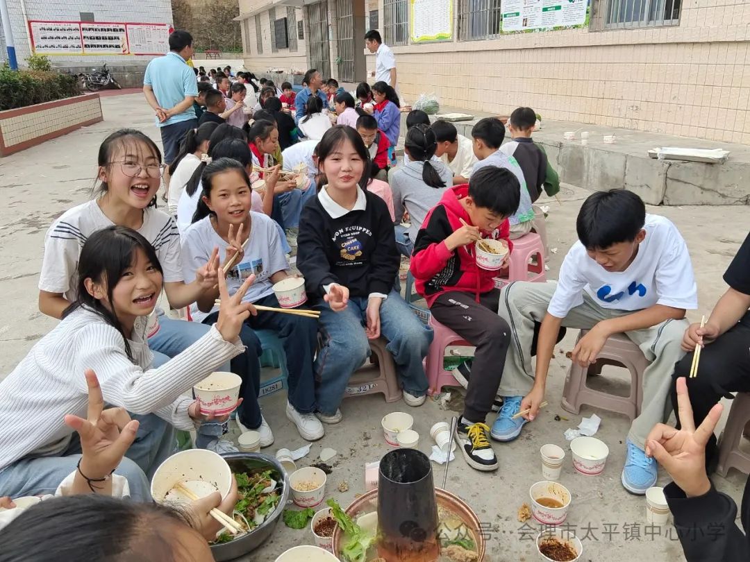 会理市太平镇中心小学2018级毕业班“感谢师恩,铭记校情”毕业典礼 第68张