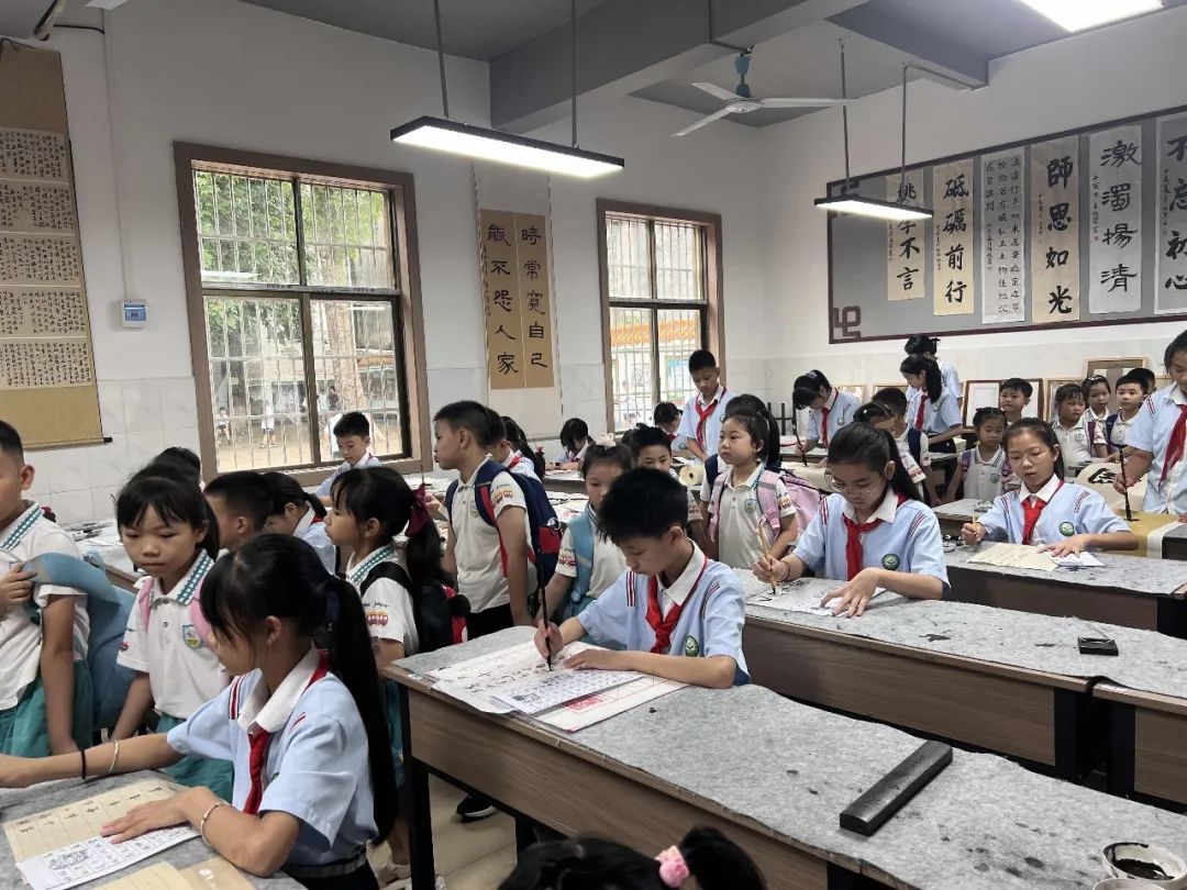 初探小学.礼遇成长——合浦县实验幼儿园开展幼小衔接系列活动之参观合浦县实验小学活动 第93张