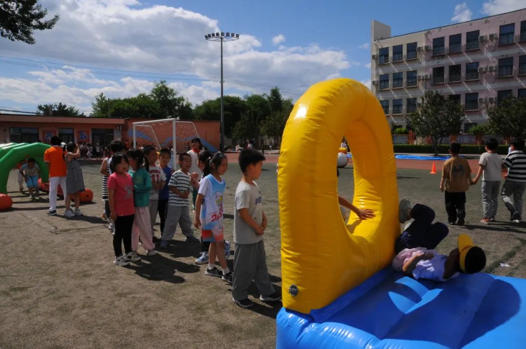 童心飞扬  快乐翱翔——中关村第一小学顺义学校“六一”儿童节嘉年华活动 第120张