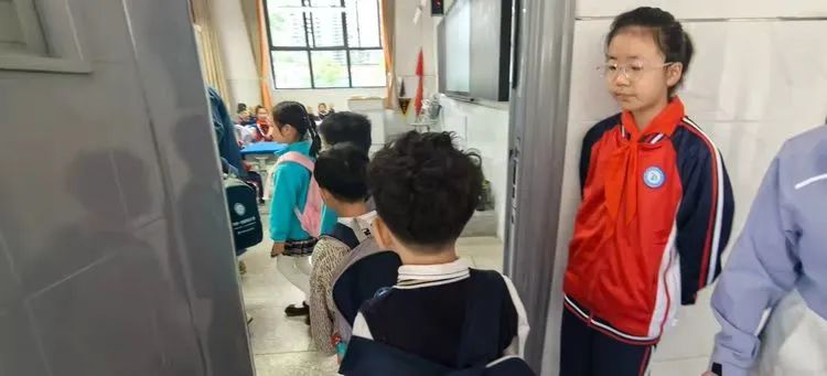 幼小衔接,与你“童”行——上饶市河海小学欢迎星河幼儿园小朋友来访参观 第30张