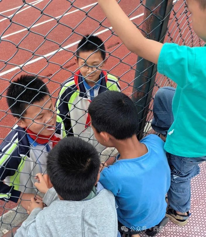 【中坝幼·校园动态】探小学,遇成长——中坝幼参观小学活动 第9张