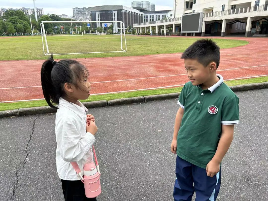 【党建+课程】初探小学,拥抱成长——上饶市信州区东都花园幼儿园参观小学活动 第74张