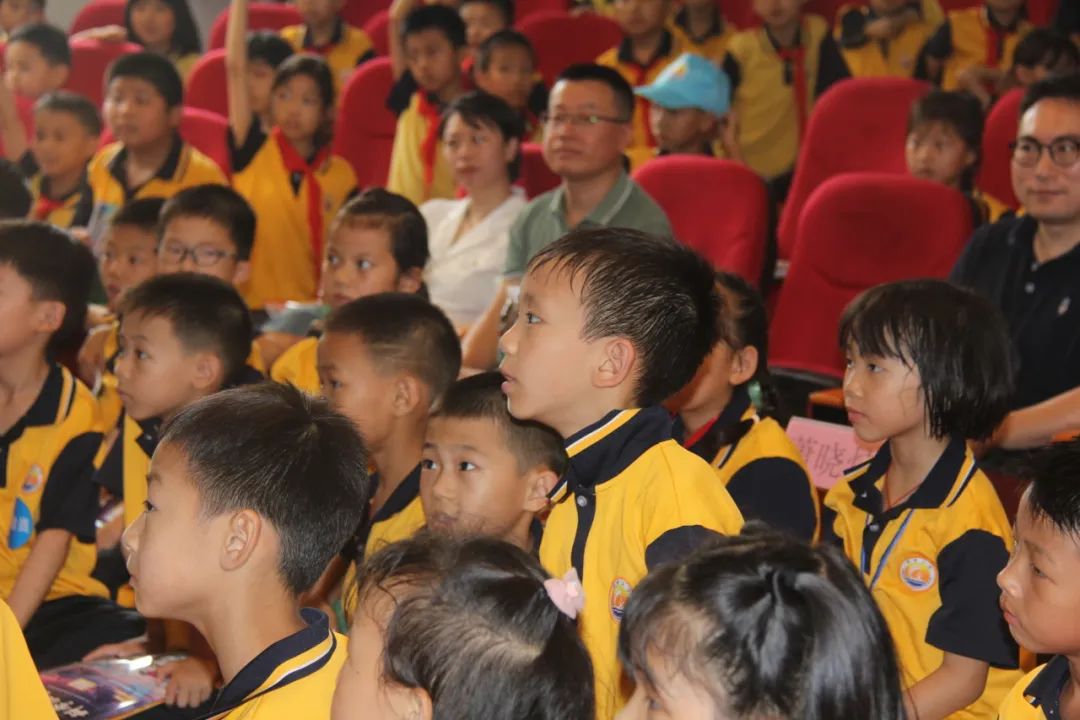 “体验科技魅力,放飞科学梦想”——新城小学科技成果展暨六一亲子游园活动盛大举行 第57张