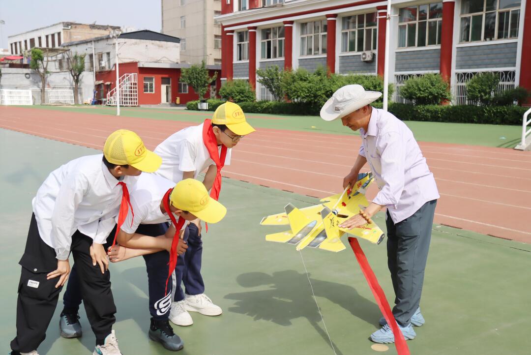 追科技之光 逐航天之梦 太原杏花岭小学教育集团科学教育参观体验主题活动 第19张