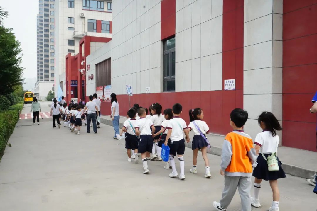 【滴宝园·幼小衔接】小学初体验  幼小零衔接 ——咸阳市秦都区育英名桥幼儿园大班幼小衔接活动 第20张