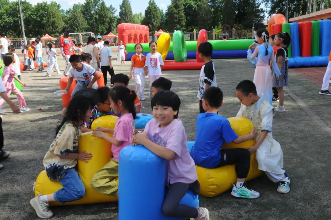 童心飞扬  快乐翱翔——中关村第一小学顺义学校“六一”儿童节嘉年华活动 第108张