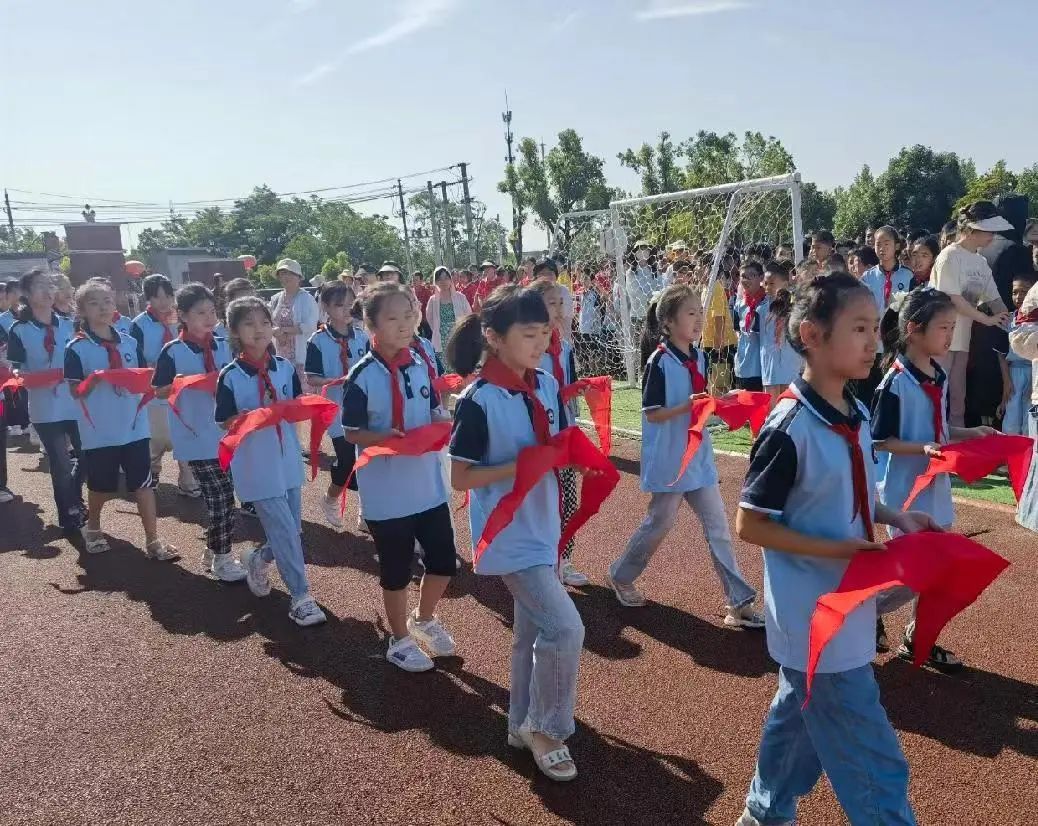 红领巾爱祖国——阳逻街第五小学教联体新队员入队仪式 第21张