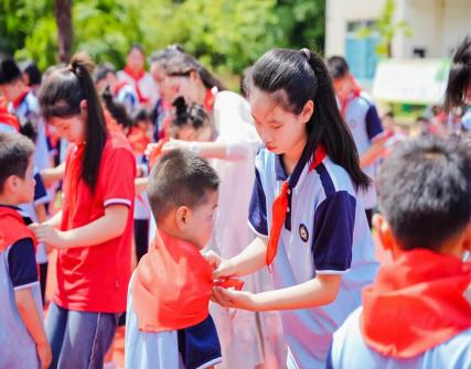 红领巾爱祖国——阳逻街第五小学教联体新队员入队仪式 第24张