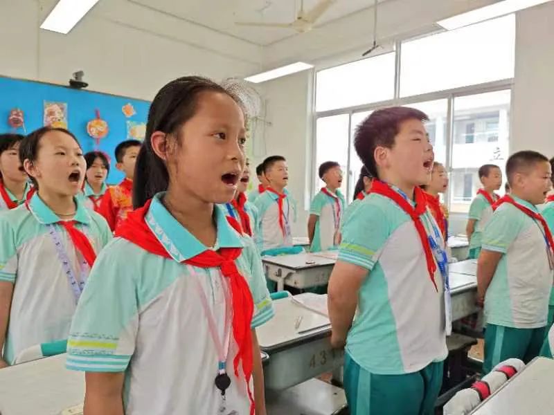 音乐点亮生活 歌声唱响未来——赤城小学“红五月”班班有歌声比赛 第16张