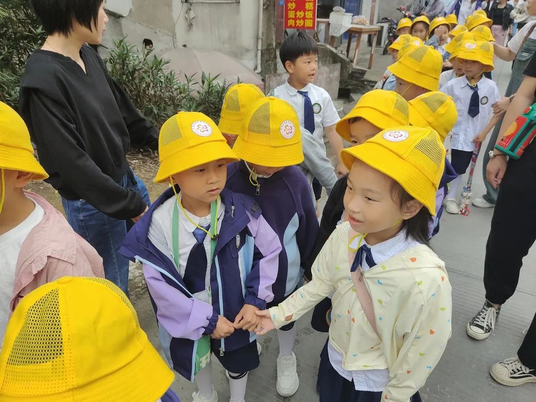 【儿童友好】参观小学初体验,幼小衔接促成长——乐清市湖雾镇幼儿园幼小衔接走进小学实践活动 第3张