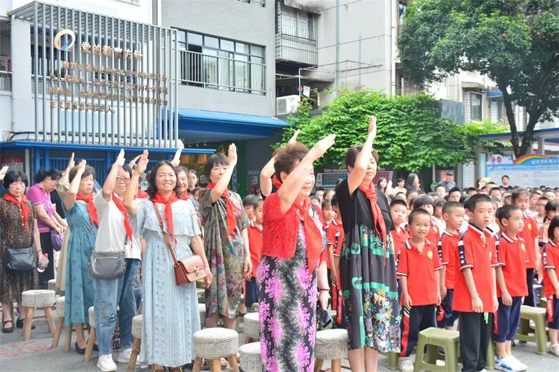 桂林市乐群小学开展2024年春季学期“入队礼”仪式 第9张