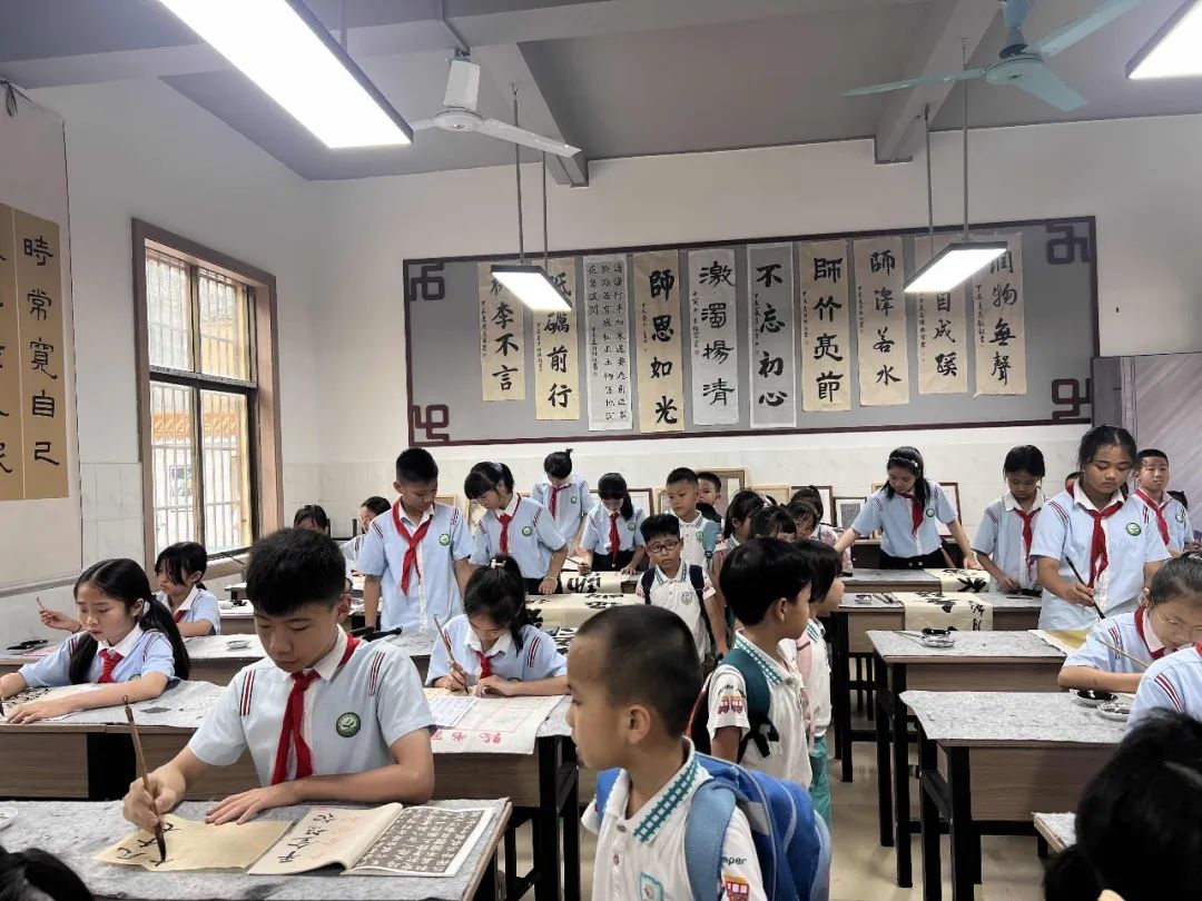 初探小学.礼遇成长——合浦县实验幼儿园开展幼小衔接系列活动之参观合浦县实验小学活动 第90张