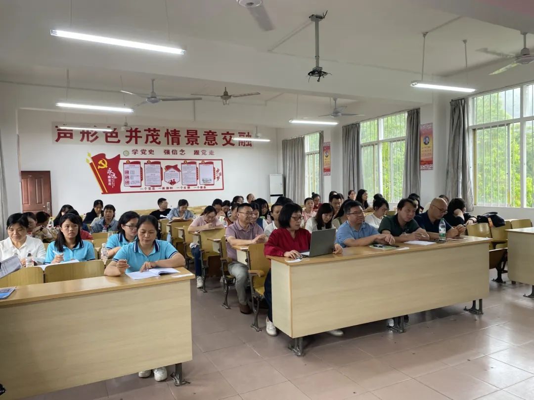 携手共进,并肩同行——灵川县小学第一学区主题意义探究下的小学英语单元整体教学教研活动 第5张