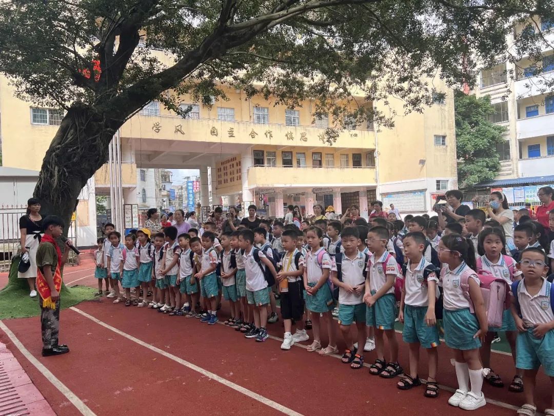 初探小学.礼遇成长——合浦县实验幼儿园开展幼小衔接系列活动之参观合浦县实验小学活动 第48张