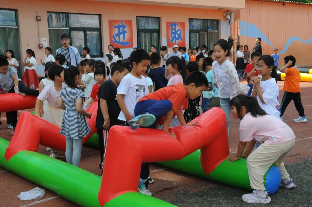 童心飞扬  快乐翱翔——中关村第一小学顺义学校“六一”儿童节嘉年华活动 第70张