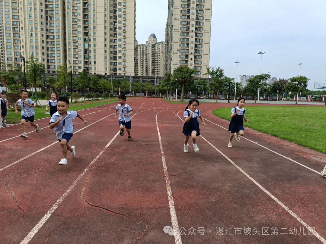 初探小学,“幼”见成长—湛江市坡头区第二幼儿园大班参观湛江市实验小学活动 第43张