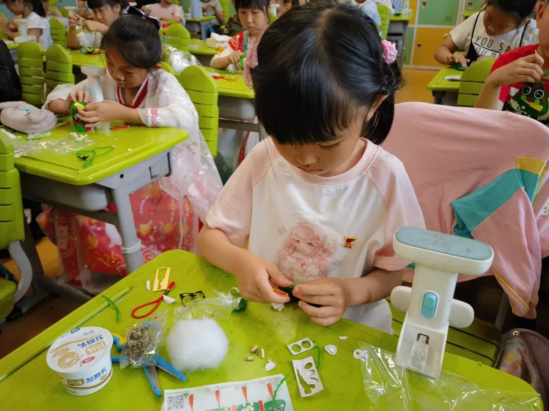 童心飞扬  快乐翱翔——中关村第一小学顺义学校“六一”儿童节嘉年华活动 第154张