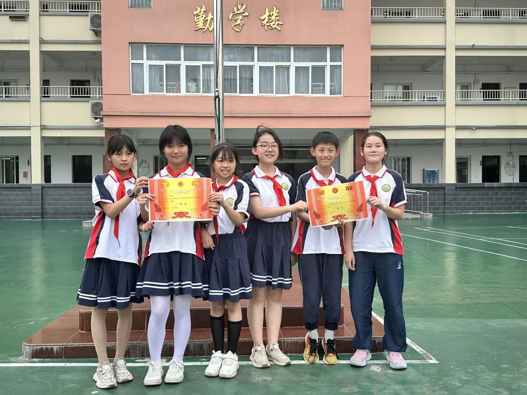 满满龙舟意 浓浓端午情——六安市城南小学举行“庆端午旱地赛龙舟”主题活动 第9张