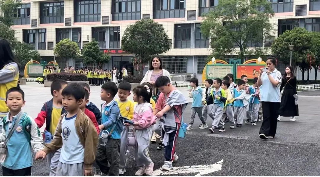 【园所活动】“小学初体验,衔接零距离”参观小学活动—长沙县星沙街道金鹰幼儿园 第13张