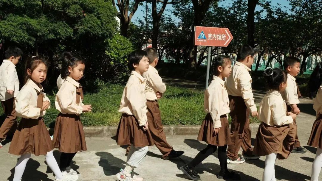 亲爱的小学,我们来啦!——长兴幼儿园幼小衔接之参观小学 第10张