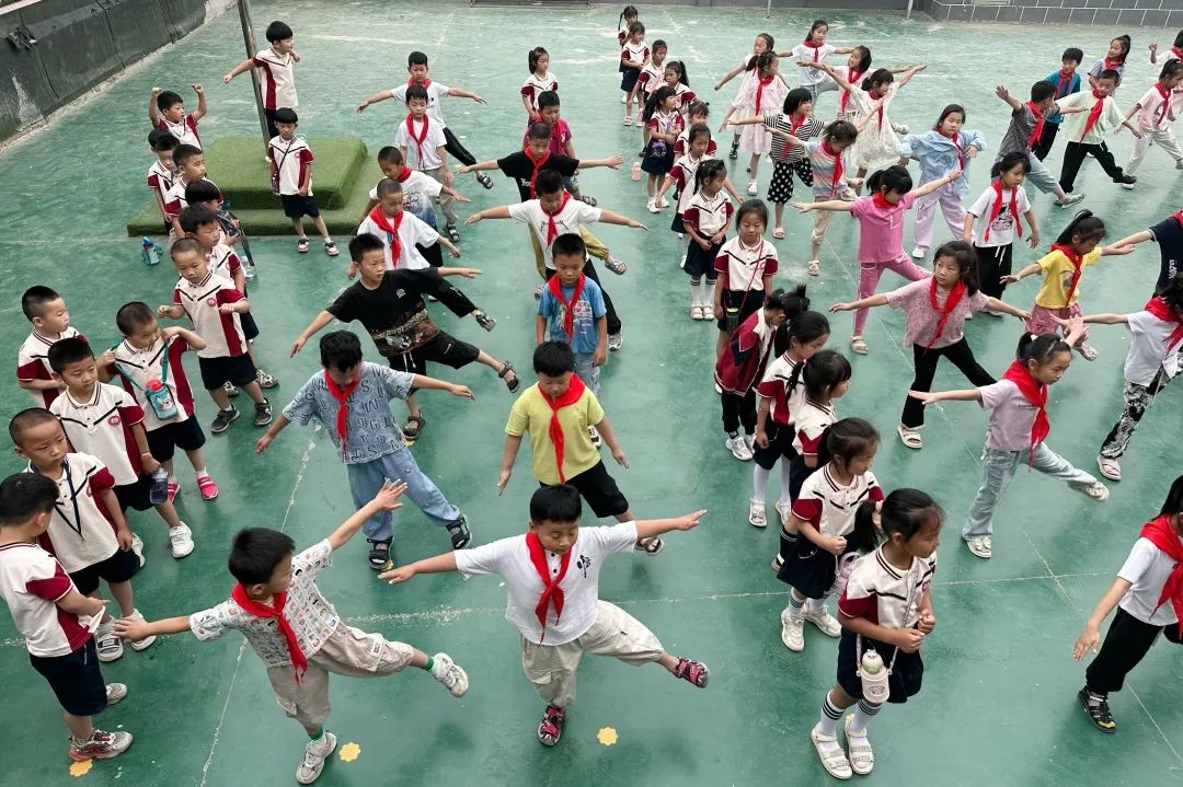 初探小学 科学衔接---谷金楼镇中心幼儿园幼小衔接活动之参观小学 第15张