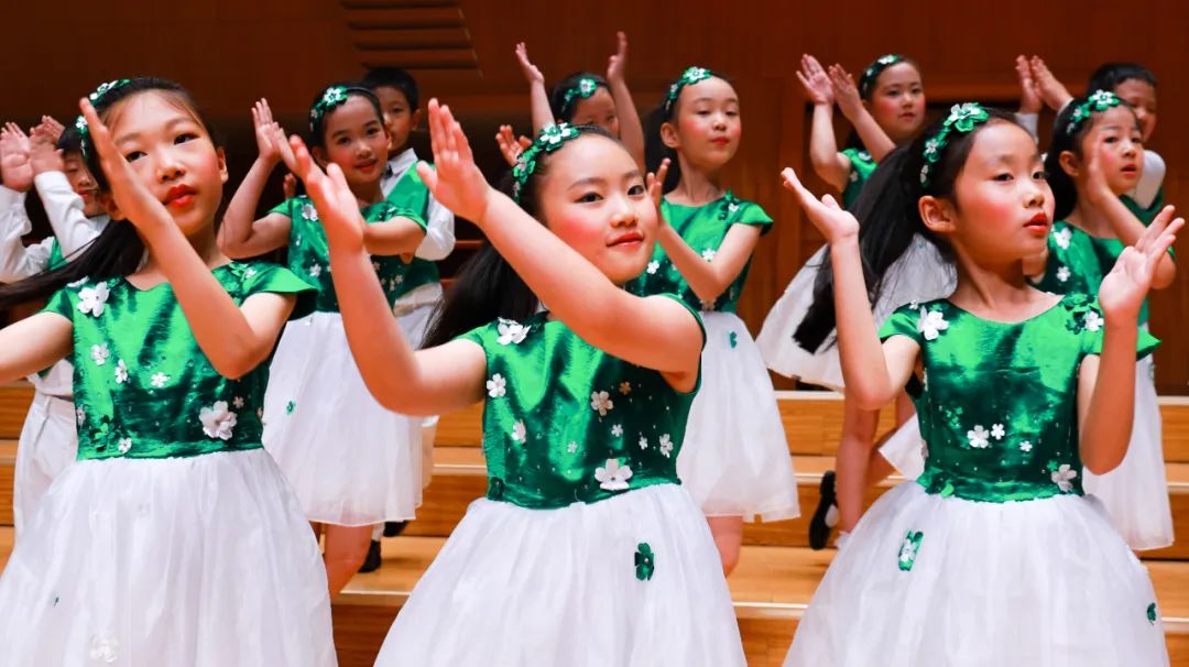 灯市口小学举行“逐光前行 扬帆远航”金帆合唱团二十周年专场音乐会暨灯市口小学建校160周年素质教育成果展示活动 第45张