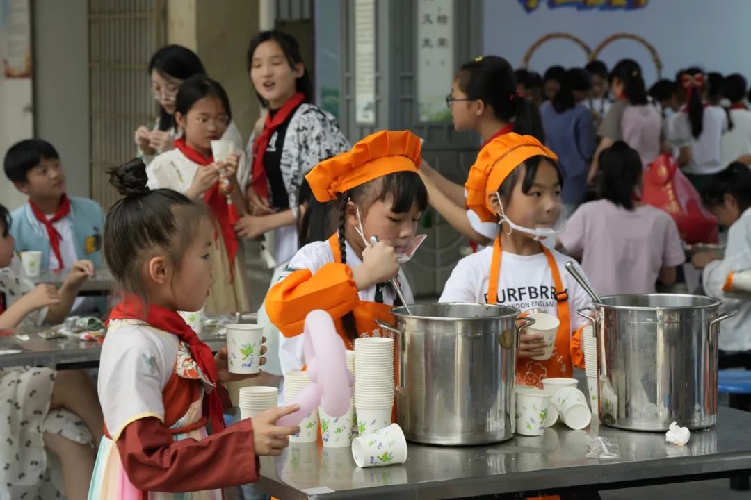 悦动田园  品味快乐——高安中心小学第二届校园美食节 第20张