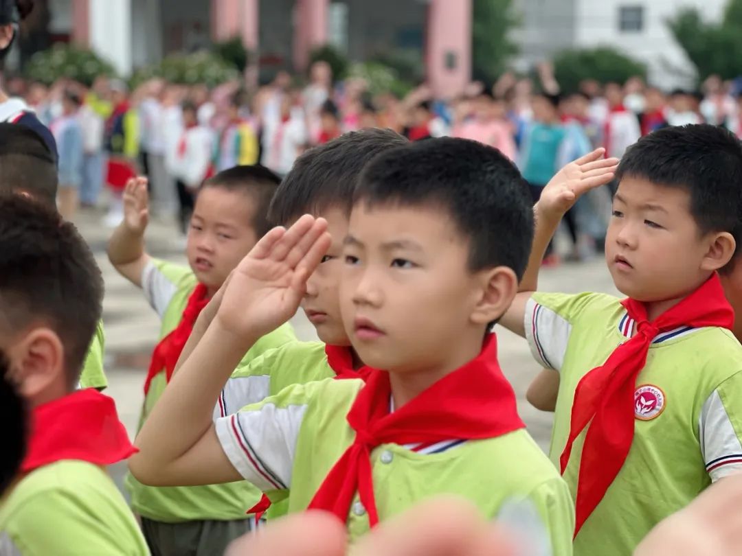 【走,参观小学去!】佛子山镇中心幼儿园大班级部参观小学活动 第25张