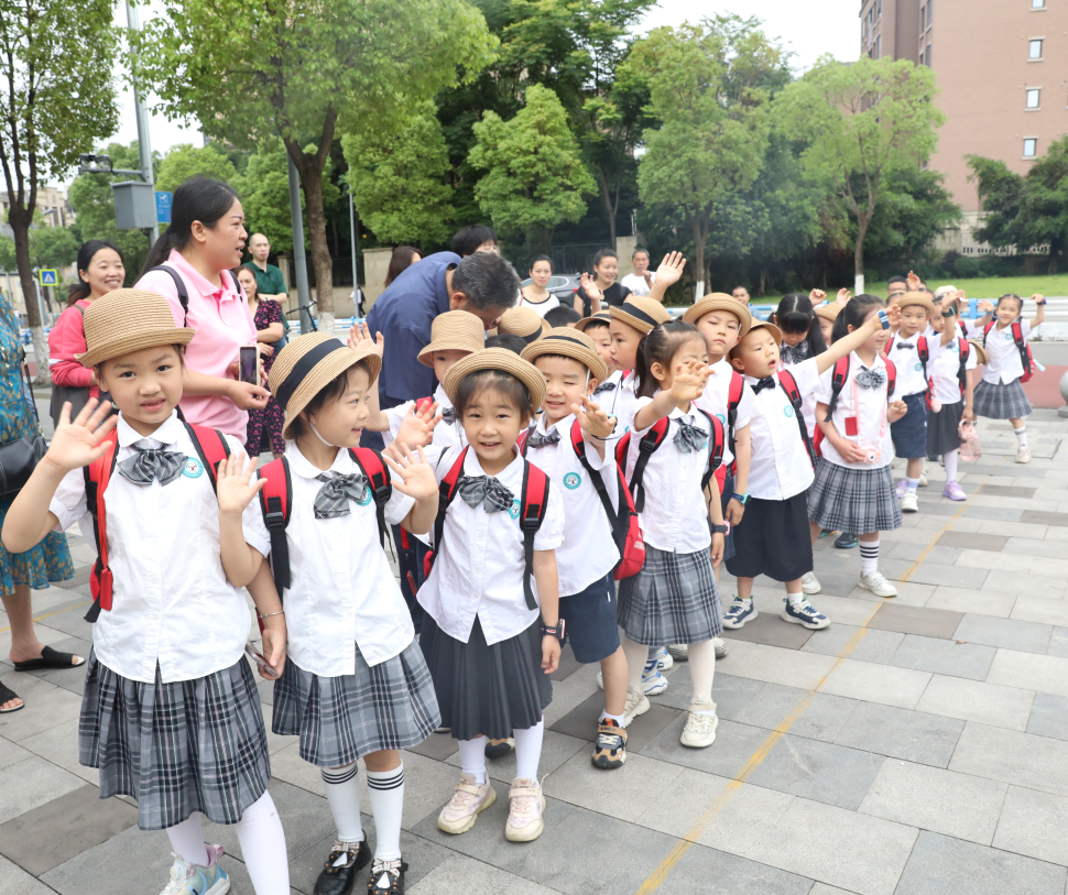 【学前教育宣传月】体验小学 “幼”见成长——同茂幼儿园大班组小学体验日活动 第39张