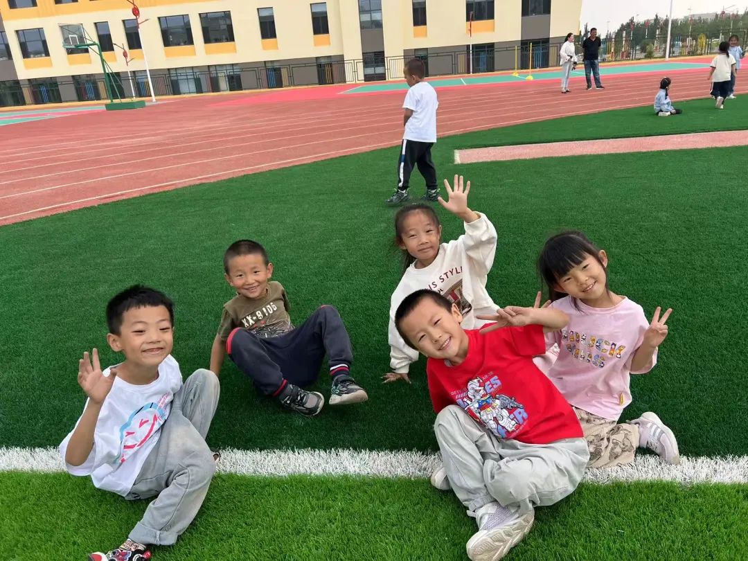 【学前教育宣传月】走进小学初体验 助力衔接促成长——乌拉特中旗第三幼儿园“幼小衔接”活动 走进第三小学 第24张