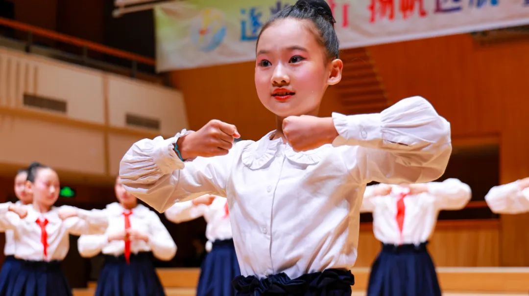 灯市口小学举行“逐光前行 扬帆远航”金帆合唱团二十周年专场音乐会暨灯市口小学建校160周年素质教育成果展示活动 第111张